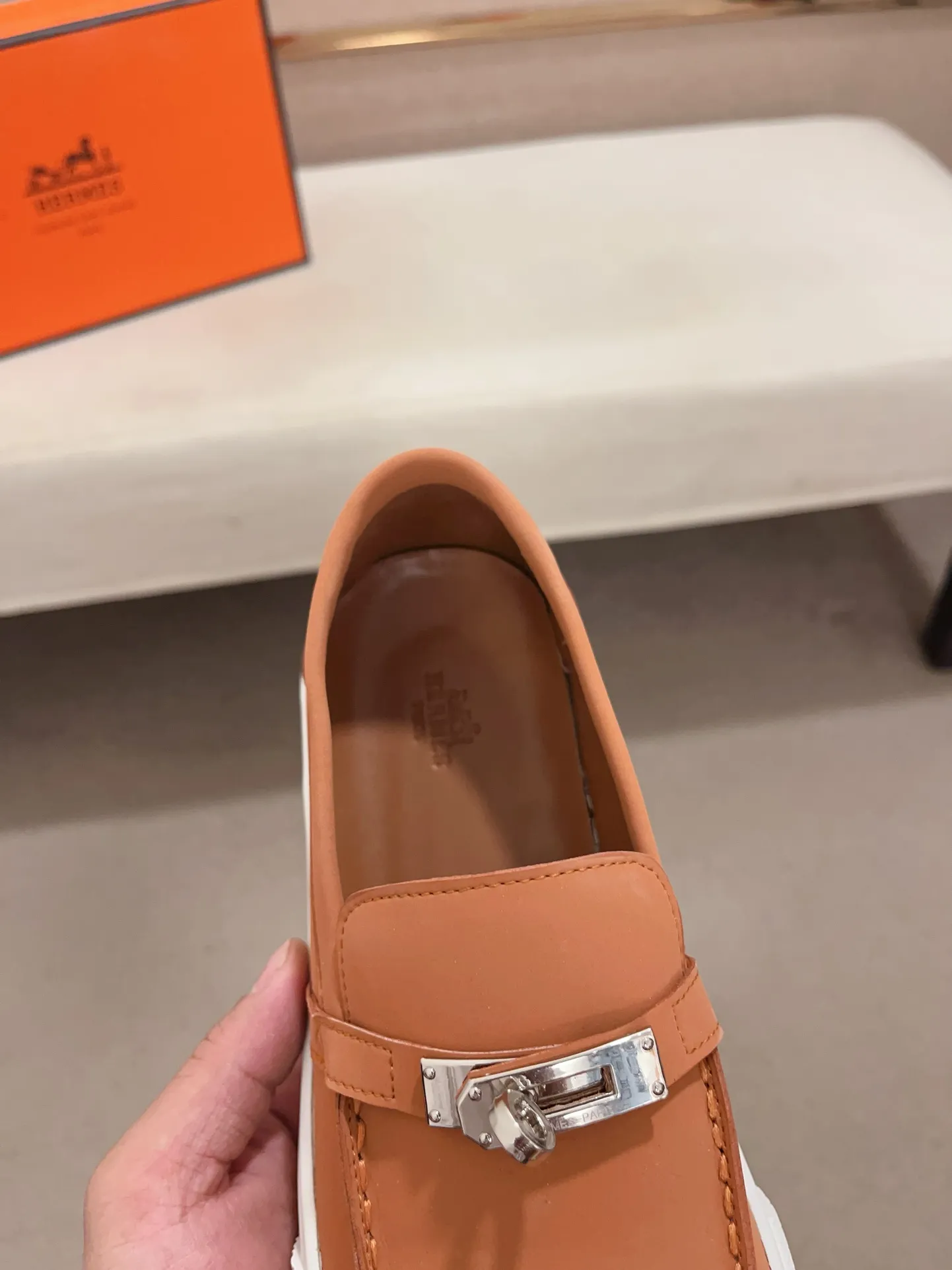 Men's clothing and shoes💰: 400💰《HERMES》【Classic Original Version】Hermès; Top 🔝 Purchasing Agency 🔍🔍Men's latest 🇺🇸 counter sales simultaneously, original ▲▲cowhide imported from Italy ▲▲Exquisite workmanship (Italian 🇮🇹Imported water-dyed 🐂cowhide lining) sole: original sole provided by the original factory, ⚠️exclusive double-layer activity·TPR·rubber·combined molded outsole; Code number: 38-44 (45/46 can be customized, non-refundable)